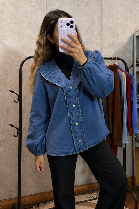 Blusa mezclilla con vuelitos "Oscura"