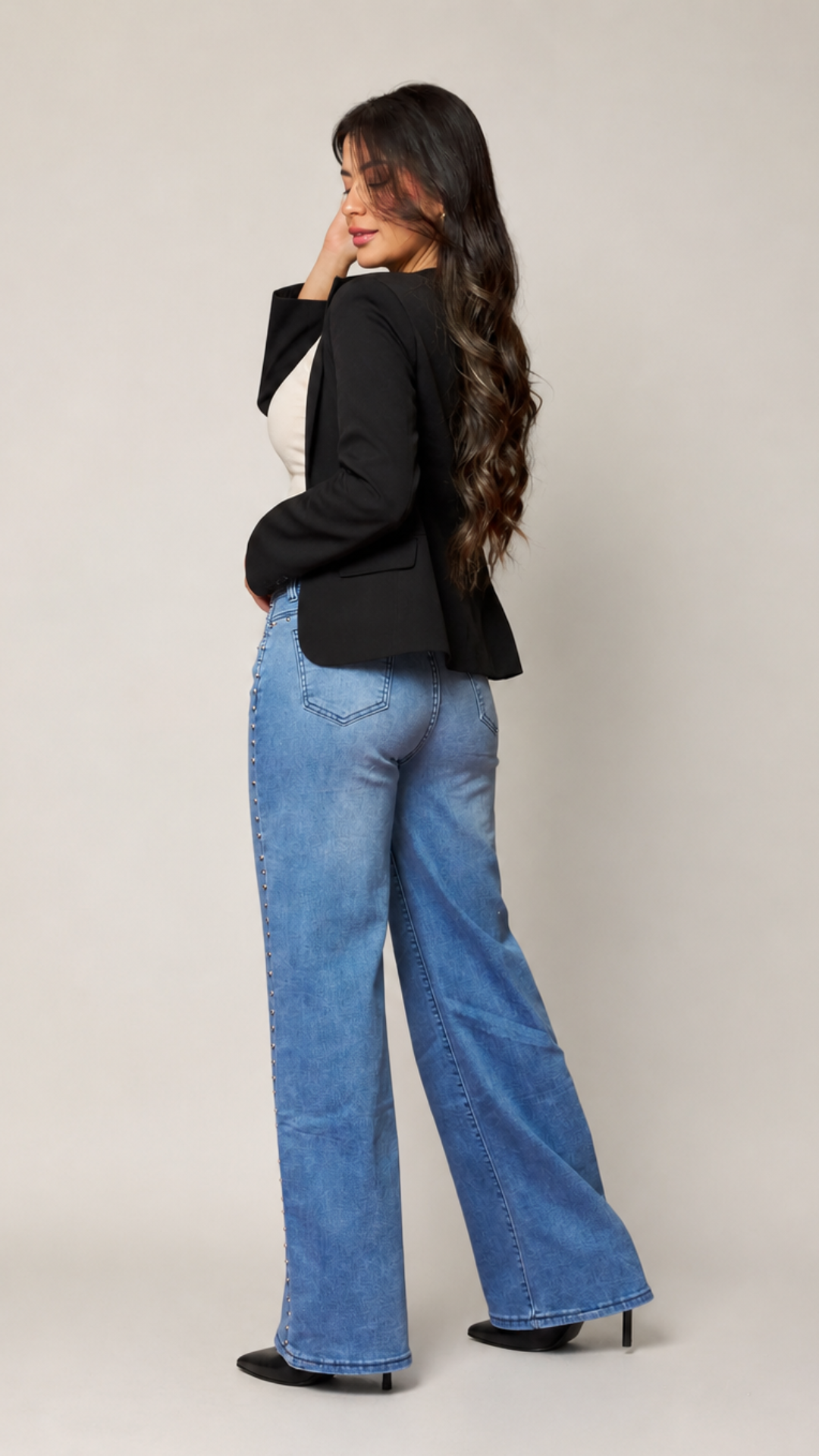 Jeans "Tachas" Mezclilla Clara
